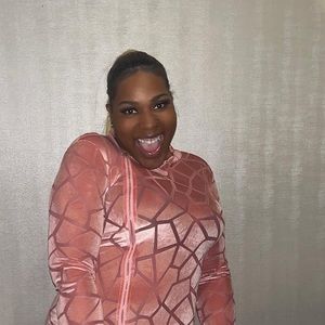 Meet your Posher, Ellayha